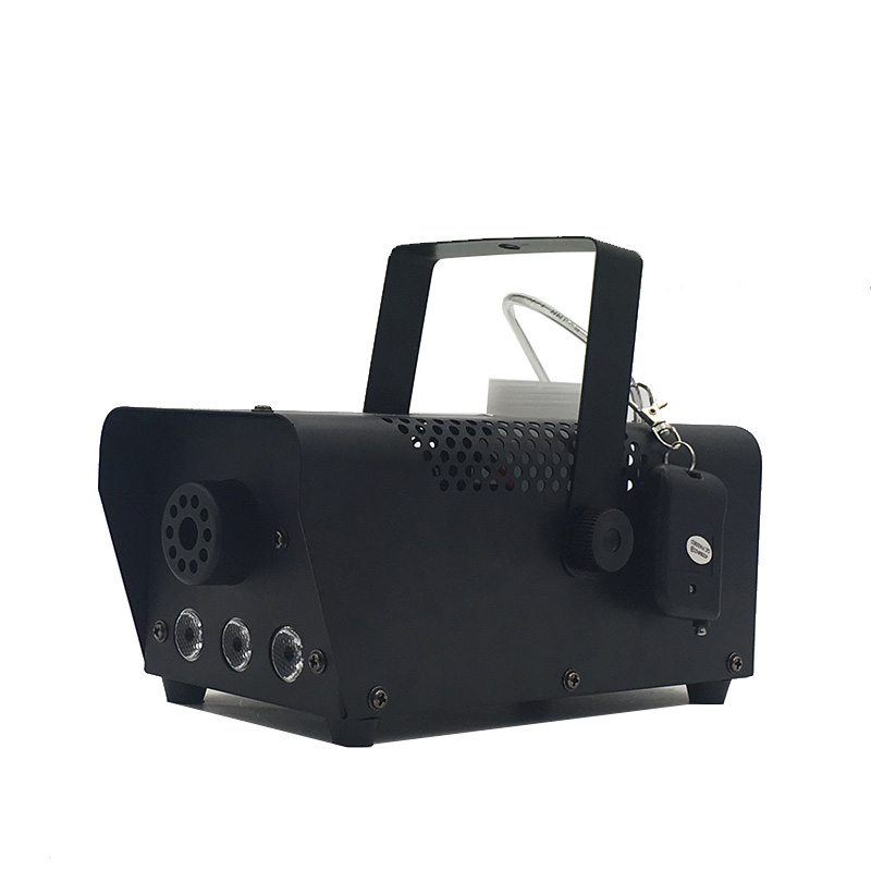 Machine à brouillard télécommandée 500W avec 3pcs LED RVB dans un effet de sortie de brouillard de couleur différente